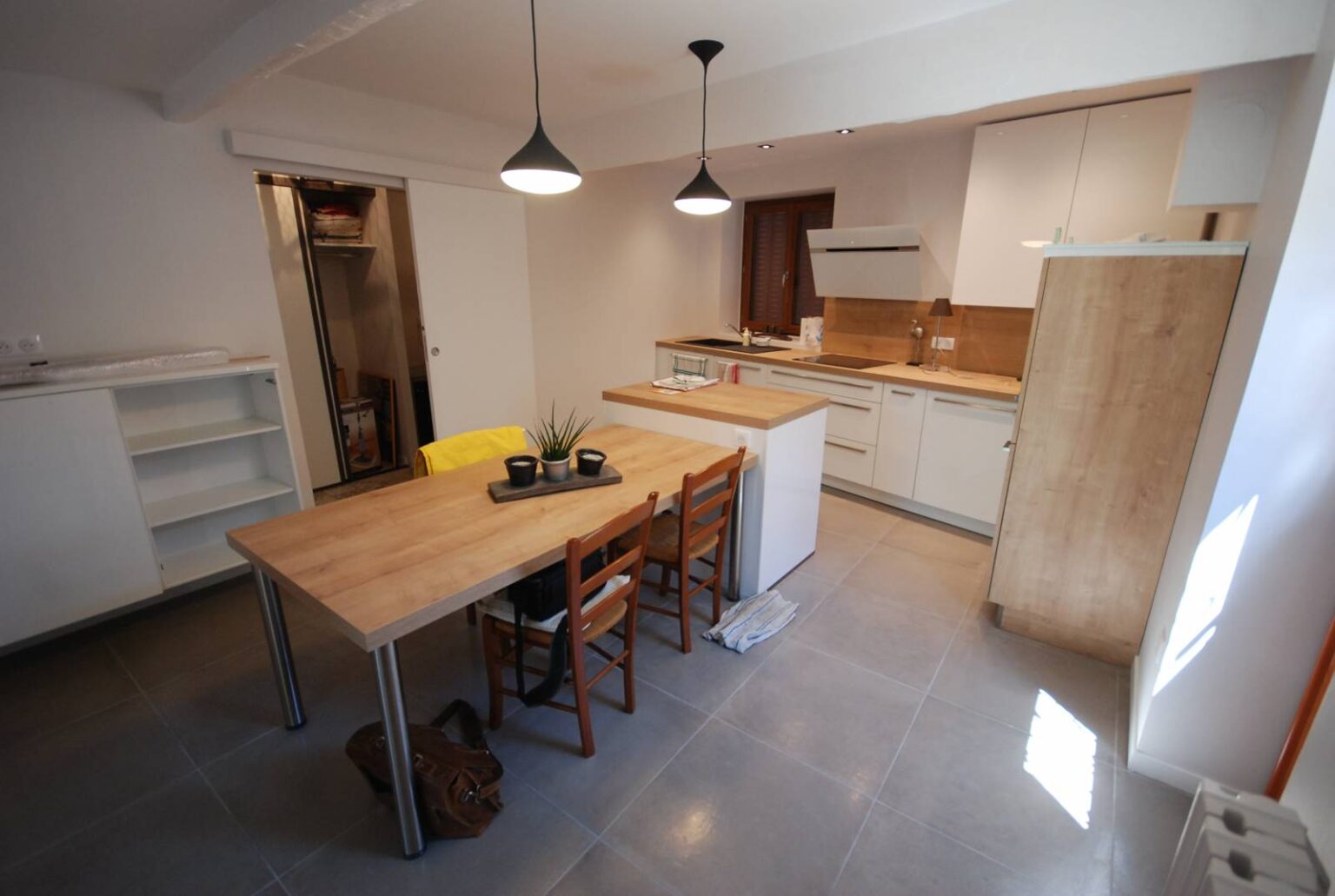 Rénovation avant après d’une maison ancienne de village à Saint-Genis-Les-Ollières près de Lyon