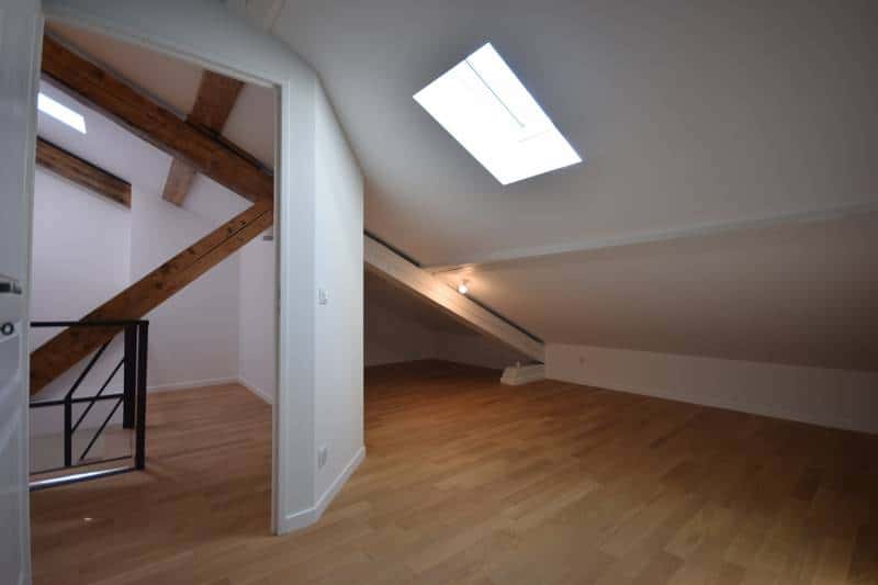 Aménagement de combles : exemples de travaux avant / après à Saint-Genis-Laval et dans la région lyonnaise