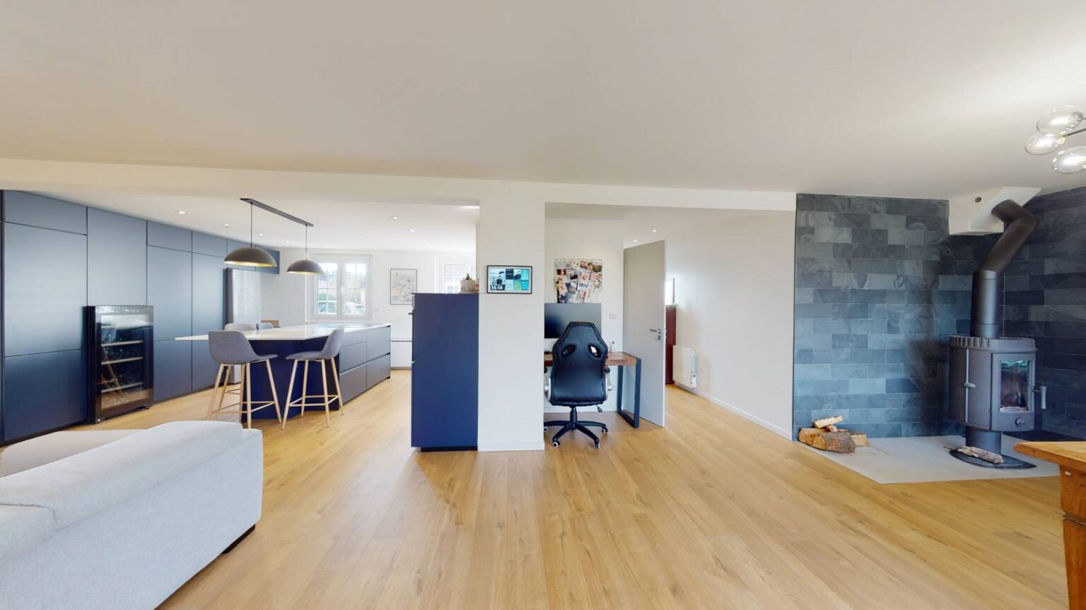 Saint Genis Laval : Rénovation d'une Maison des Années 70 à 950€/m² par un Architecte d'Intérieur